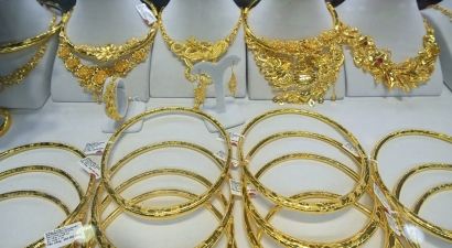 Có nên mua vàng năm 2025?